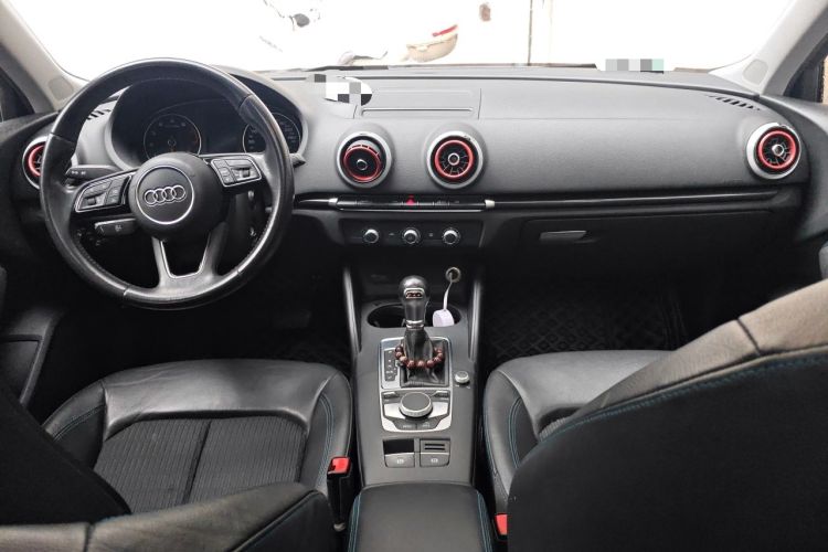 Used Audi A3 2020 Sportback 35 TFSI Fashion Edition China VI Emission Standard Center Console