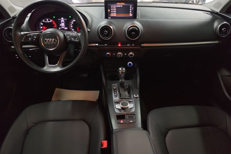 Used Audi A3 2020 Limousine 35 TFSI Ambition China VI Center Console