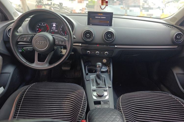 Used Audi A3 2020 Limousine 35 TFSI Ambition China VI Center Console