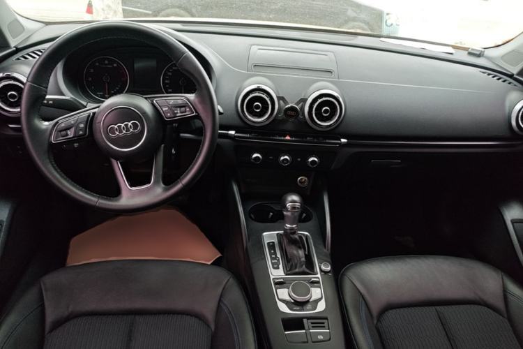 Used Audi A3 2020 Limousine 35 TFSI Fashion Edition China VI Emission Standard Center Console