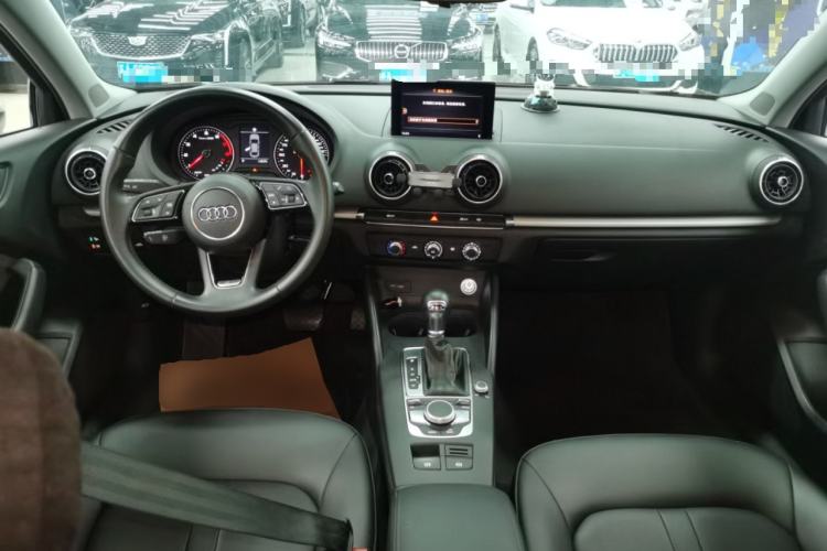 Used Audi A3 2020 Restyled Limousine 35 TFSI Ambition Version China VI Center Console
