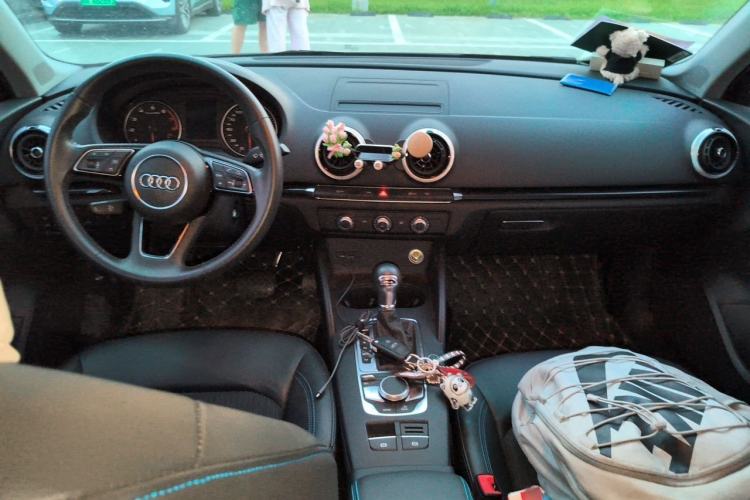 Used Audi A3 2020 Limousine 35 TFSI Fashion Edition China VI Emission Standard Center Console