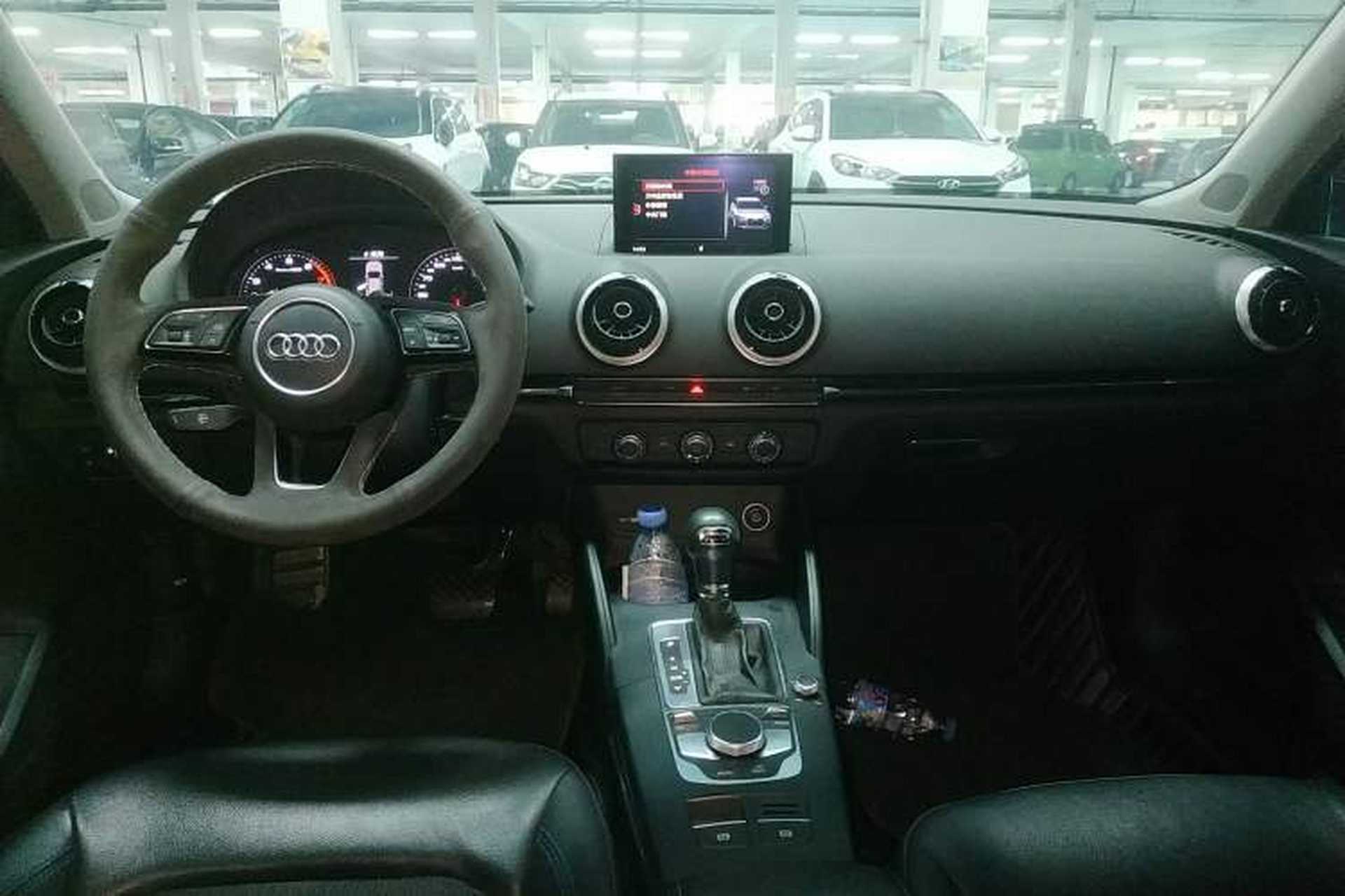 Used Audi A3 2020 Sportback 35 TFSI Fashion Edition China VI Emission Standard Center Console