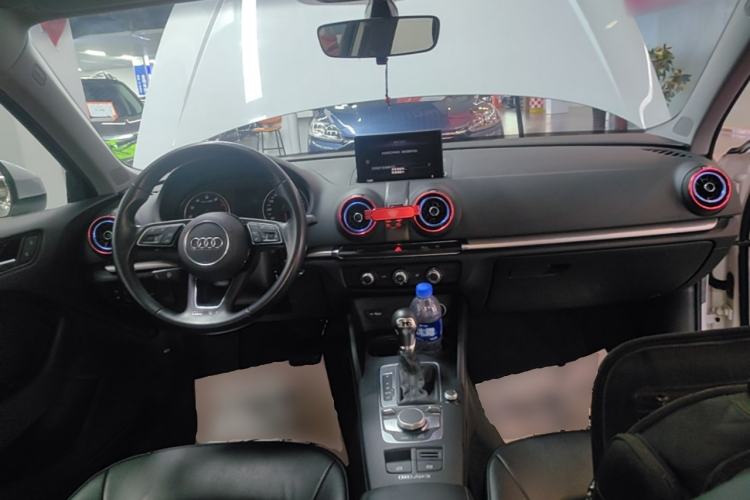 Used Audi A3 2020 Sportback 35 TFSI Ambition China VI Center Console