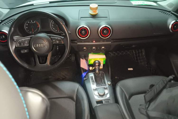 Used Audi A3 2020 Limousine 35 TFSI Fashion Edition China VI Emission Standard Center Console