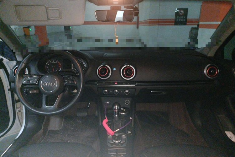 Used Audi A3 2020 Sportback 35 TFSI Fashion Edition China VI Emission Standard Center Console