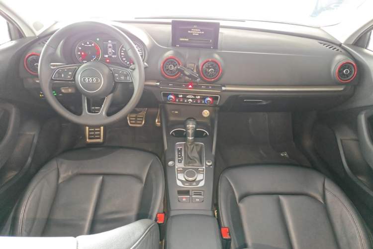 Used Audi A3 2020 Limousine 35 TFSI Style Edition China VI Emission Standard Center Console