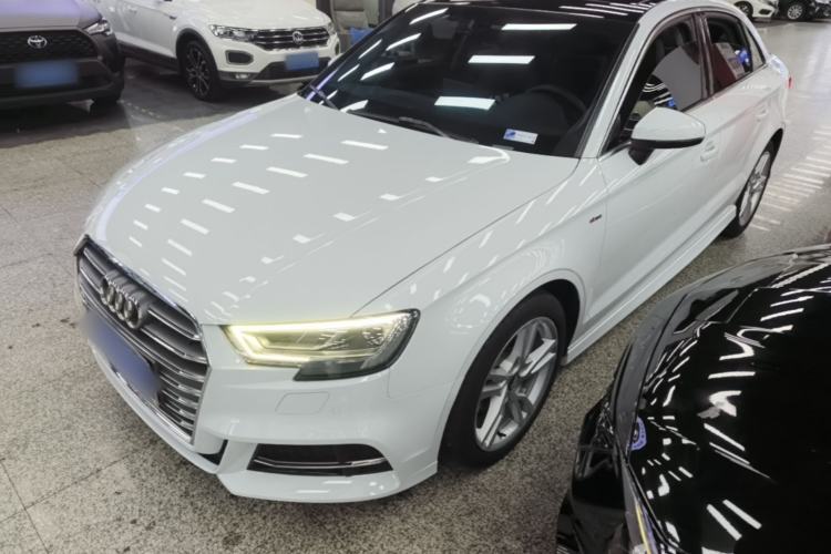 Używany Audi A3 2020 Limousine 35 TFSI Fashion Edition China VI Emission Standard Guazi used car, China used car export, Used car for sale, Used cars, Cheapest cars for sale