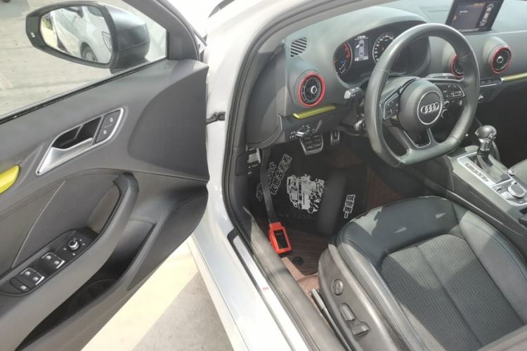 Used Audi A3 2020 Limousine 35 TFSI Fashion Edition China VI Emission Standard Driver Seat