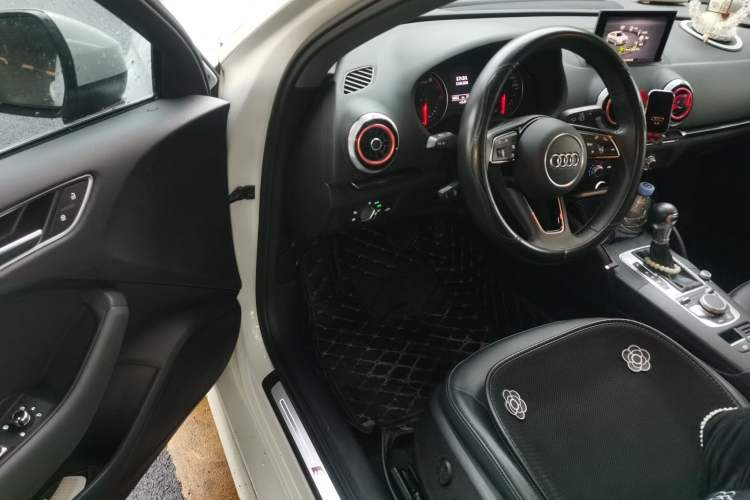 Used Audi A3 2020 Limousine 35 TFSI Fashion Edition China VI Emission Standard Driver Seat