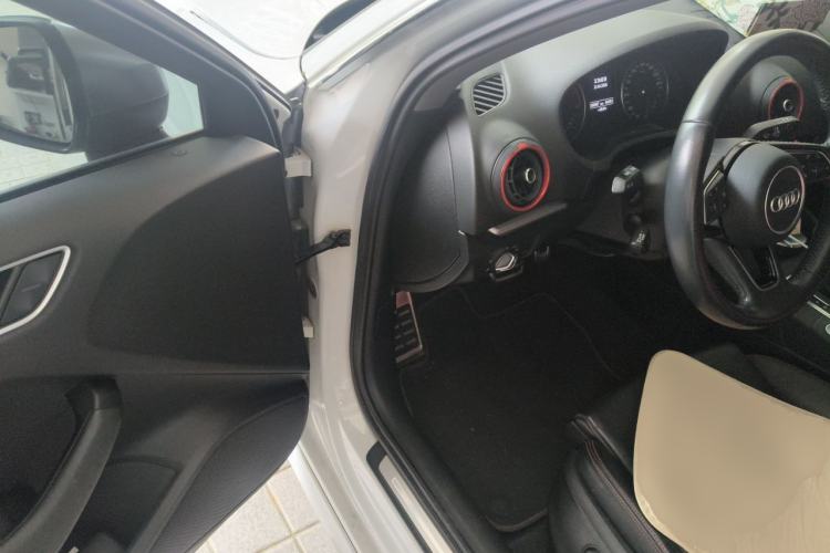 Used Audi A3 2020 Sportback 40 TFSI Style Edition China VI Emission Standard Driver Seat