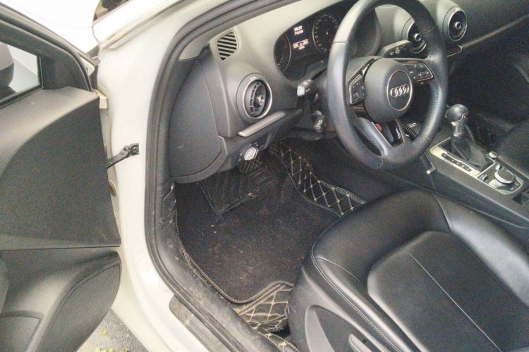 Used Audi A3 2020 Restyled Sportback 35 TFSI Entry-Level China VI Emission Standard Driver Seat