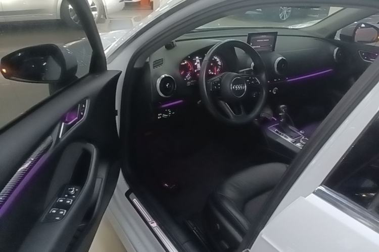 Used Audi A3 2020 Sportback 35 TFSI Fashion Edition China VI Emission Standard Driver Seat