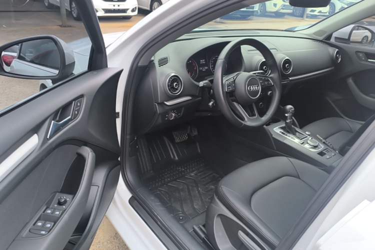 Used Audi A3 2020 Restyled Limousine 35 TFSI Ambition Version China VI Driver Seat