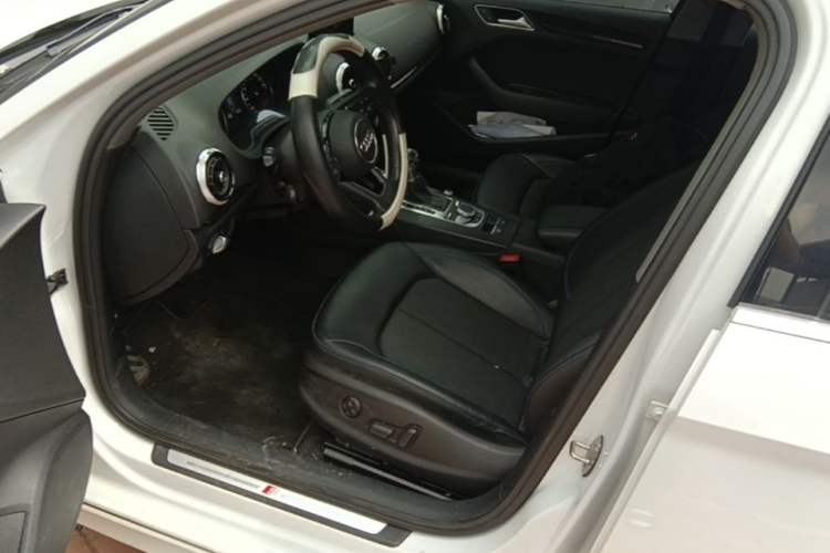 Used Audi A3 2020 Limousine 35 TFSI Fashion Edition China VI Emission Standard Driver Seat