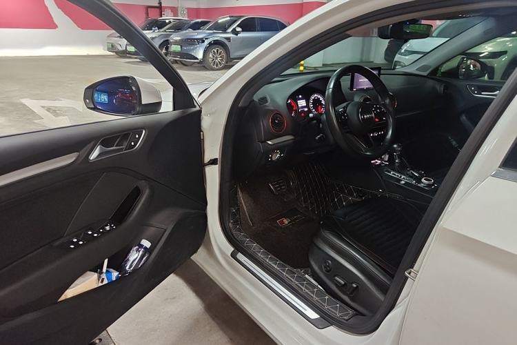 Used Audi A3 2020 Limousine 35 TFSI Style Edition China VI Emission Standard Driver Seat