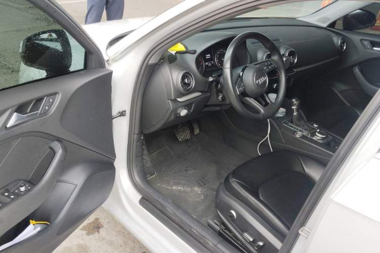 Used Audi A3 2020 Restyled Sportback 35 TFSI Entry-Level China VI Emission Standard Driver Seat
