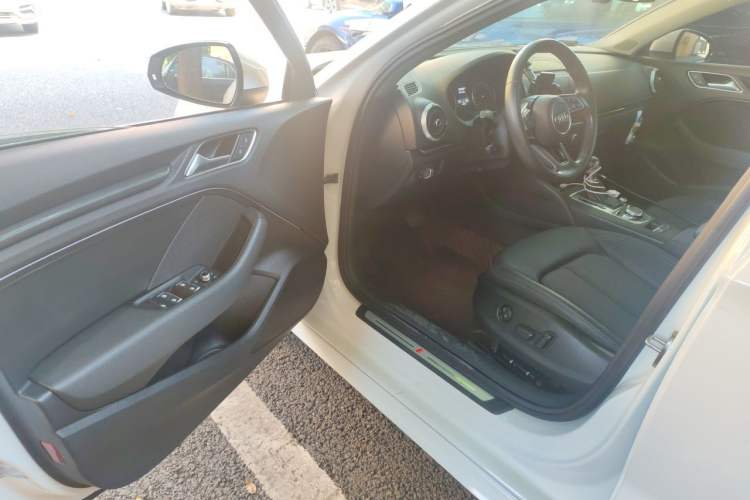 Used Audi A3 2020 Limousine 35 TFSI Fashion Edition China VI Emission Standard Driver Seat