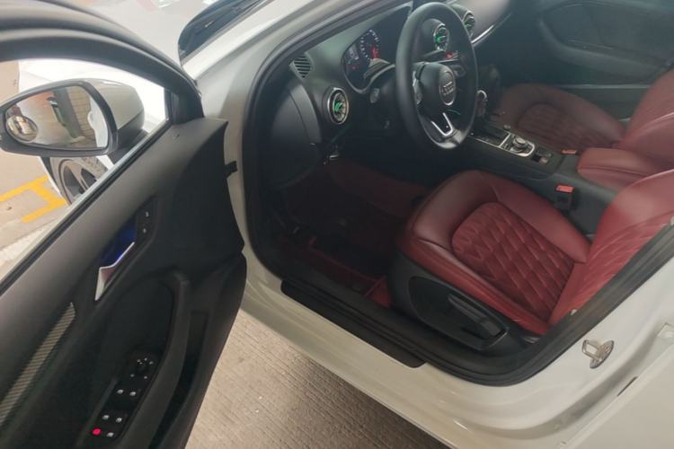 Used Audi A3 2020 Limousine 35 TFSI Ambition China VI Driver Seat