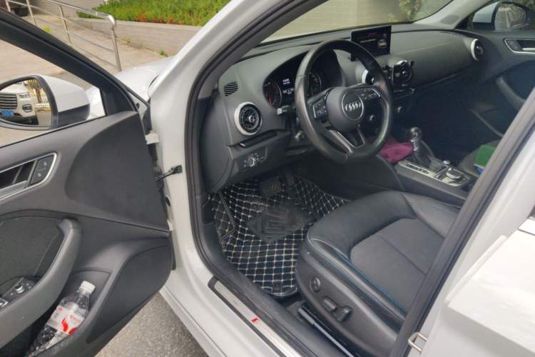 Used Audi A3 2020 Limousine 35 TFSI Fashion Edition China VI Emission Standard Driver Seat