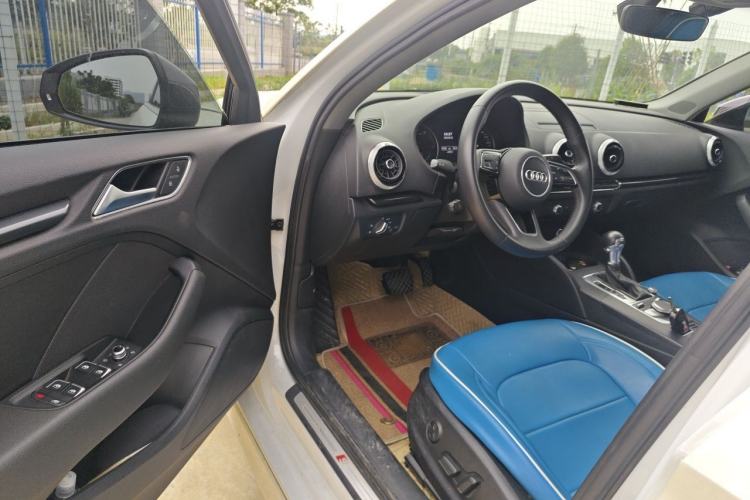 Used Audi A3 2020 Limousine 35 TFSI Fashion Edition China VI Emission Standard Driver Seat