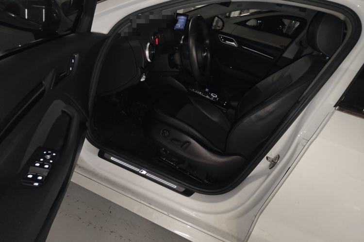 Used Audi A3 2020 Limousine 35 TFSI Fashion Edition China VI Emission Standard Driver Seat