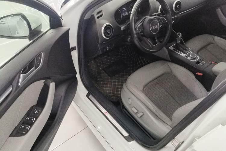 Used Audi A3 2020 Limousine 35 TFSI Style Edition China VI Emission Standard Driver Seat