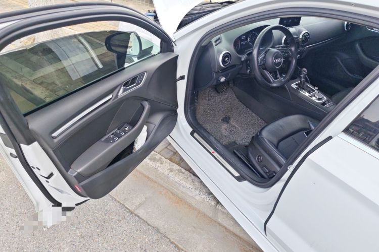 Used Audi A3 2020 Limousine 35 TFSI Fashion Edition China VI Emission Standard Driver Seat