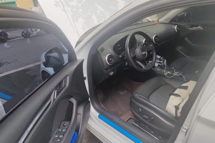 Used Audi A3 2020 Limousine 35 TFSI Fashion Edition China VI Emission Standard Driver Seat