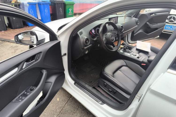 Used Audi A3 2020 Limousine 35 TFSI Ambition China VI Driver Seat