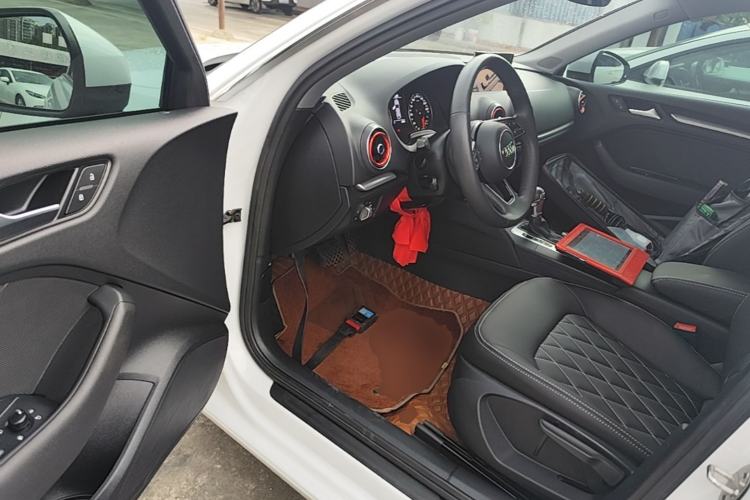 Used Audi A3 2020 Restyled Sportback 35 TFSI Entry-Level China VI Emission Standard Driver Seat