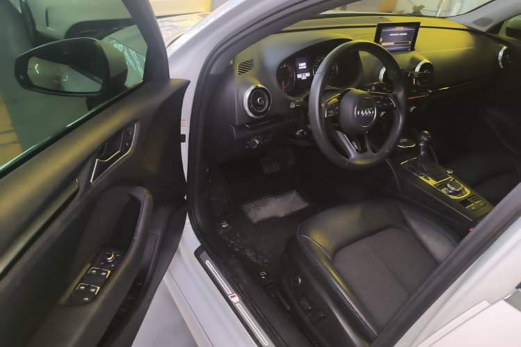 Used Audi A3 2020 Limousine 35 TFSI Fashion Edition China VI Emission Standard Driver Seat