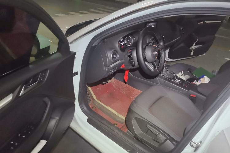 Used Audi A3 2020 Restyled Sportback 35 TFSI Entry-Level China VI Emission Standard Driver Seat