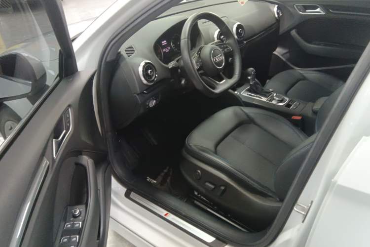 Used Audi A3 2020 Limousine 35 TFSI Fashion Edition China VI Emission Standard Driver Seat