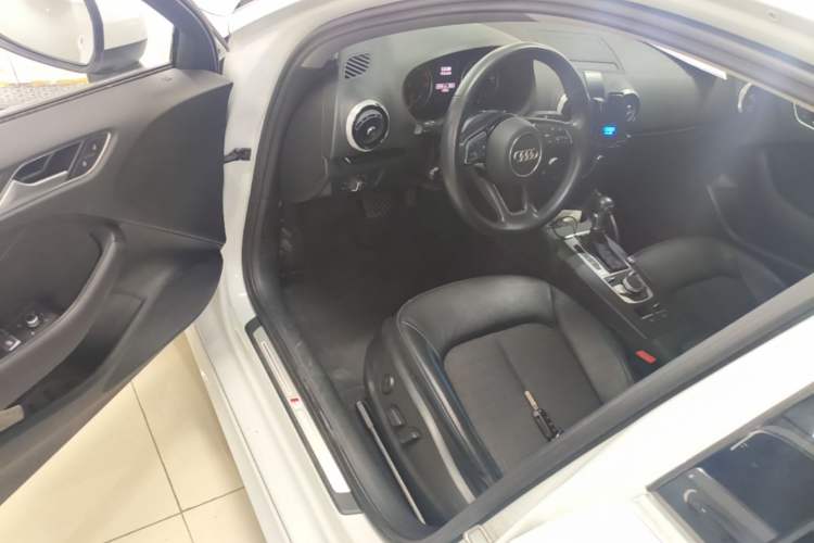 Used Audi A3 2020 Limousine 35 TFSI Fashion Edition China VI Emission Standard Driver Seat