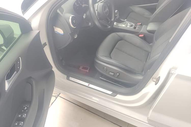 Used Audi A3 2020 Limousine 35 TFSI Fashion Edition China VI Emission Standard Driver Seat