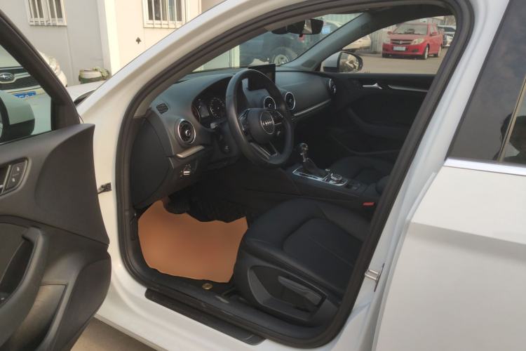 Used Audi A3 2020 Limousine 35 TFSI Ambition China VI Driver Seat