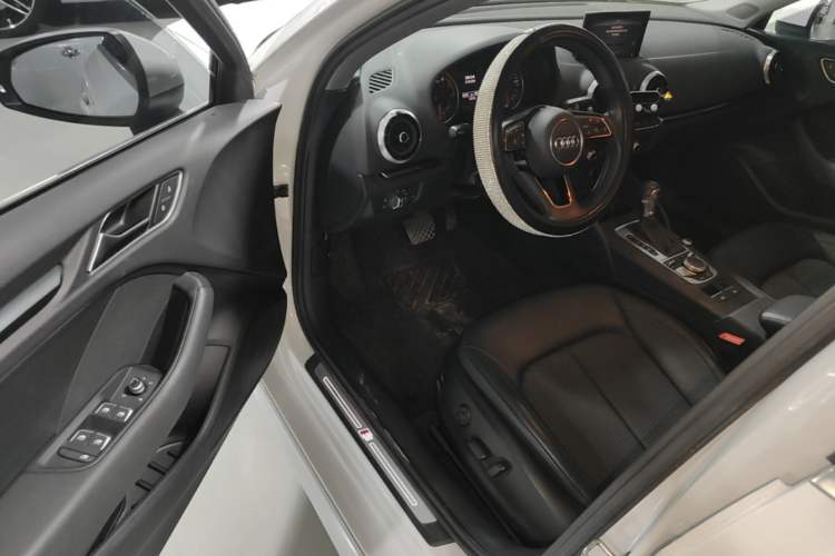Used Audi A3 2020 Limousine 35 TFSI Fashion Edition China VI Emission Standard Driver Seat