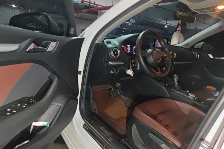 Used Audi A3 2020 Limousine 35 TFSI Ambition China VI Driver Seat