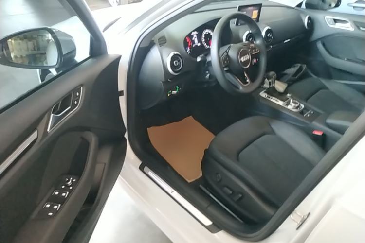 Used Audi A3 2020 Sportback 35 TFSI Fashion Edition China VI Emission Standard Driver Seat
