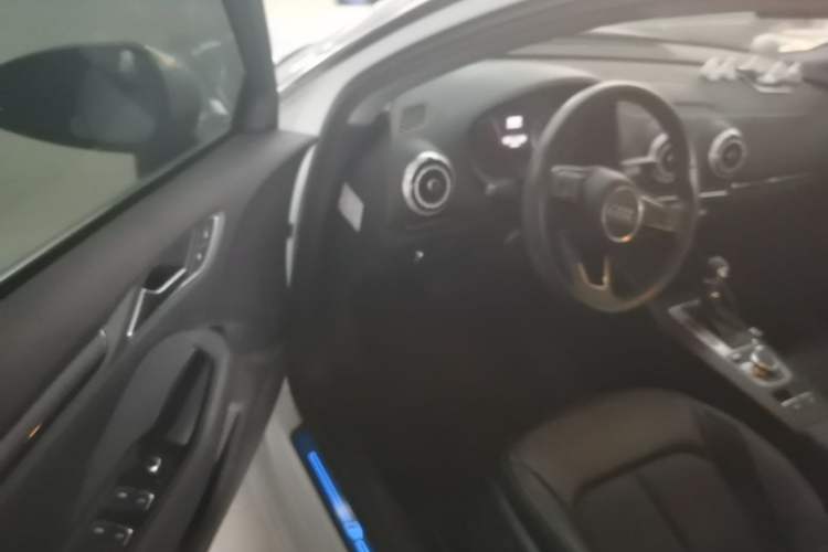 Used Audi A3 2020 Sportback 35 TFSI Fashion Edition China VI Emission Standard Driver Seat