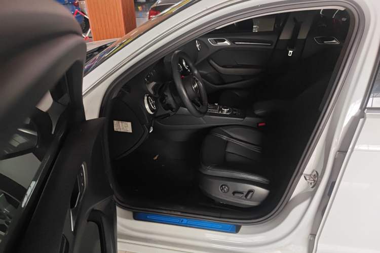 Used Audi A3 2020 Sportback 35 TFSI Fashion Edition China VI Emission Standard Driver Seat