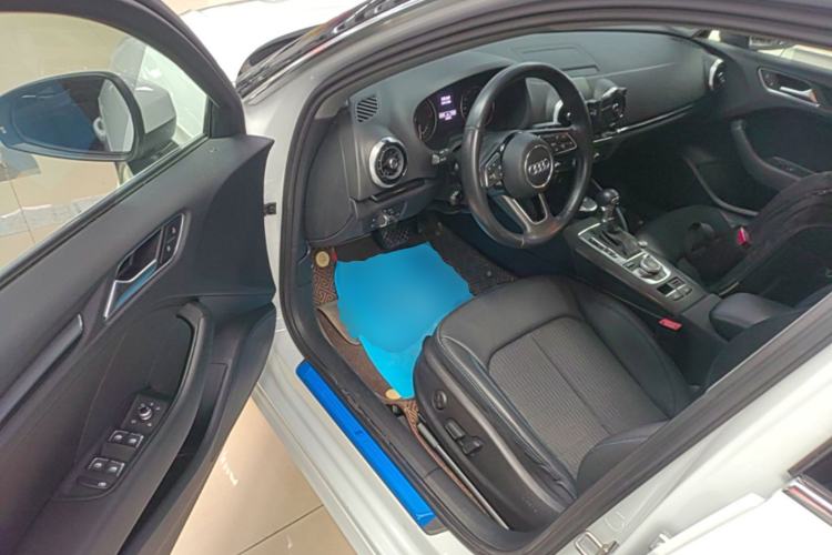 Used Audi A3 2020 Sportback 35 TFSI Fashion Edition China VI Emission Standard Driver Seat