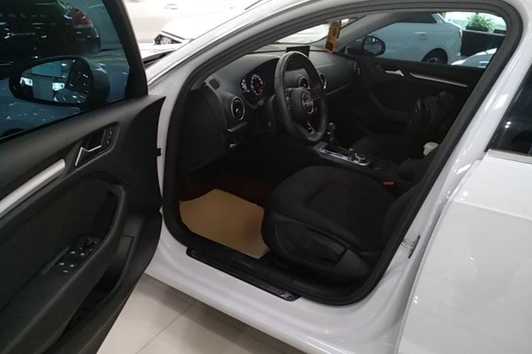 Used Audi A3 2020 Restyled Sportback 35 TFSI Entry-Level China VI Emission Standard Driver Seat