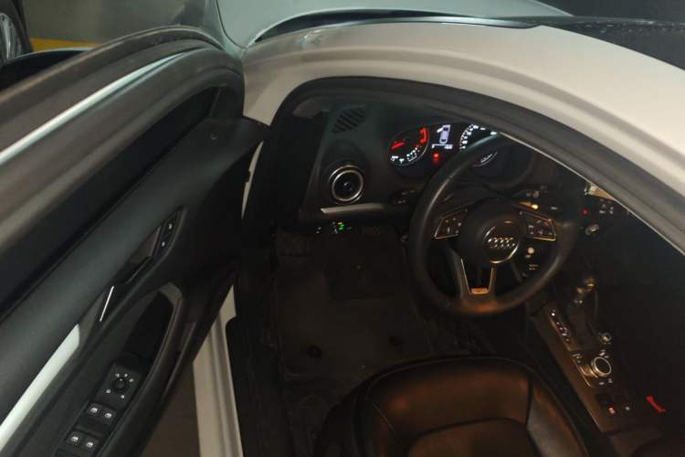 Used Audi A3 2020 Restyled Limousine 35 TFSI Ambition Version China VI Driver Seat