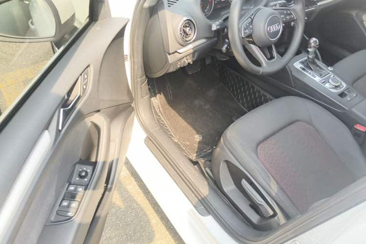 Used Audi A3 2020 Restyled Limousine 35 TFSI Ambition Version China VI Driver Seat