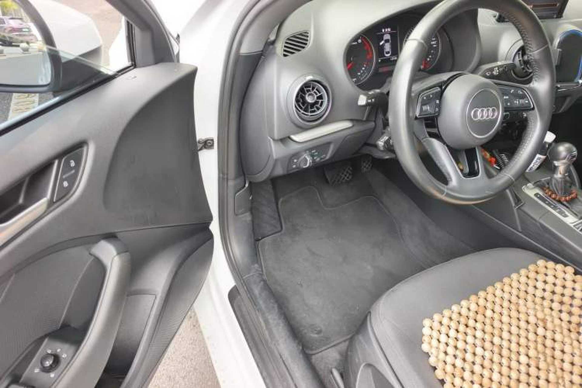 Used Audi A3 2020 Limousine 35 TFSI Ambition China VI Driver Seat