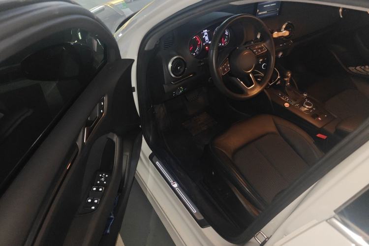 Used Audi A3 2020 Limousine 35 TFSI Fashion Edition China VI Emission Standard Driver Seat