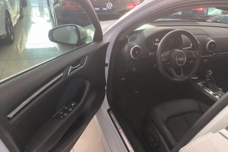 Used Audi A3 2020 Limousine 35 TFSI Fashion Edition China VI Emission Standard Driver Seat
