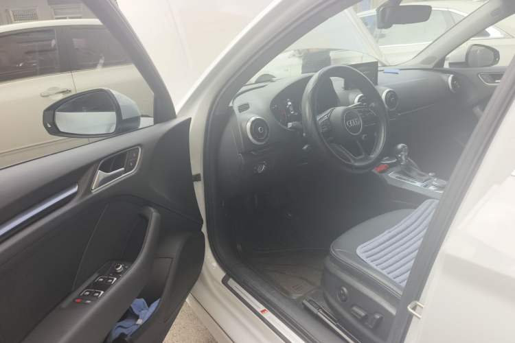Used Audi A3 2020 Limousine 35 TFSI Fashion Edition China VI Emission Standard Driver Seat